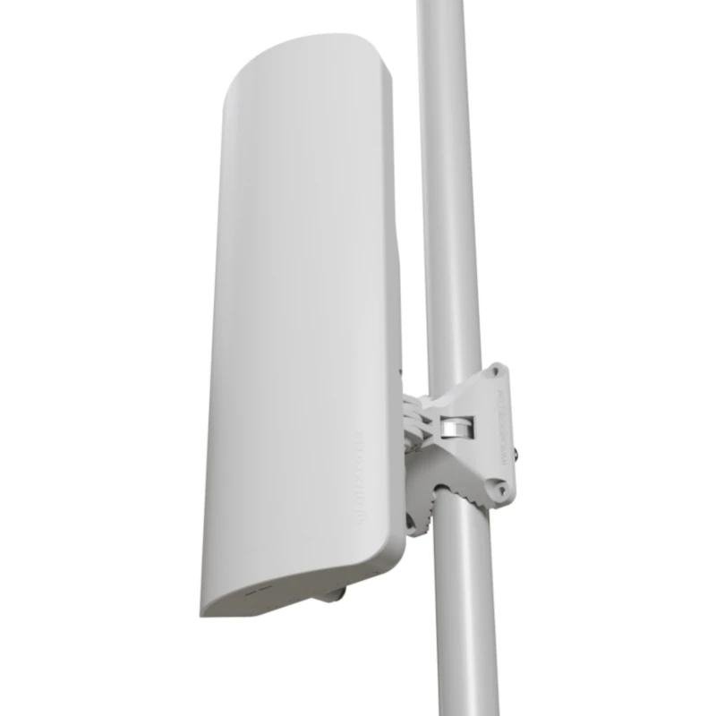 MikroTik mANTBox ax 15s WiFi6 1xGbE 1x2.5G SFP Out 1 MikroTik mANTBox ax 15s WiFi6 1xGbE 1x2.5G SFP Out